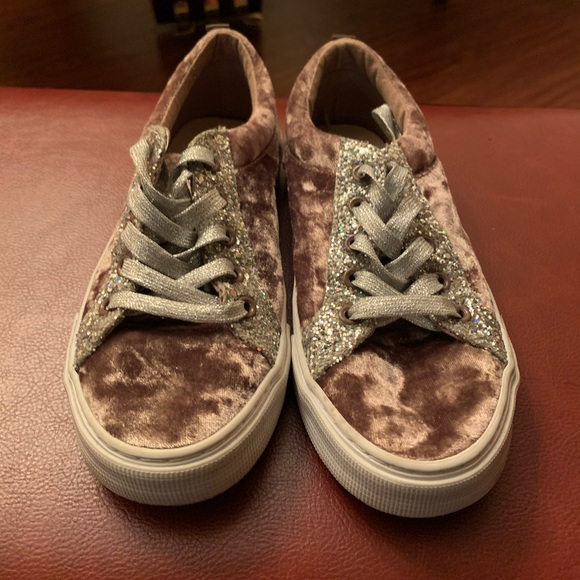 Gap Kids Sneakers - Picture 1 of 3